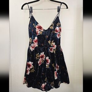 Rue 21 Floral Velvet Romper Sz M
